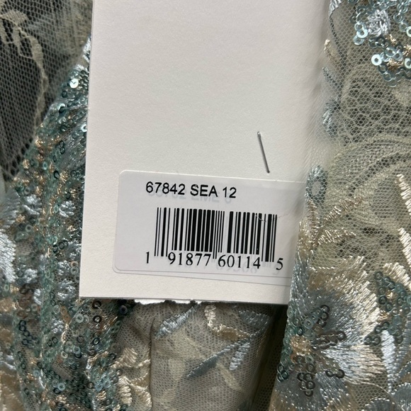 Mac Duggal 67842 NWT BELL SLEEVE FLORAL EMBELLISHED GOWN - Picture 10 of 15